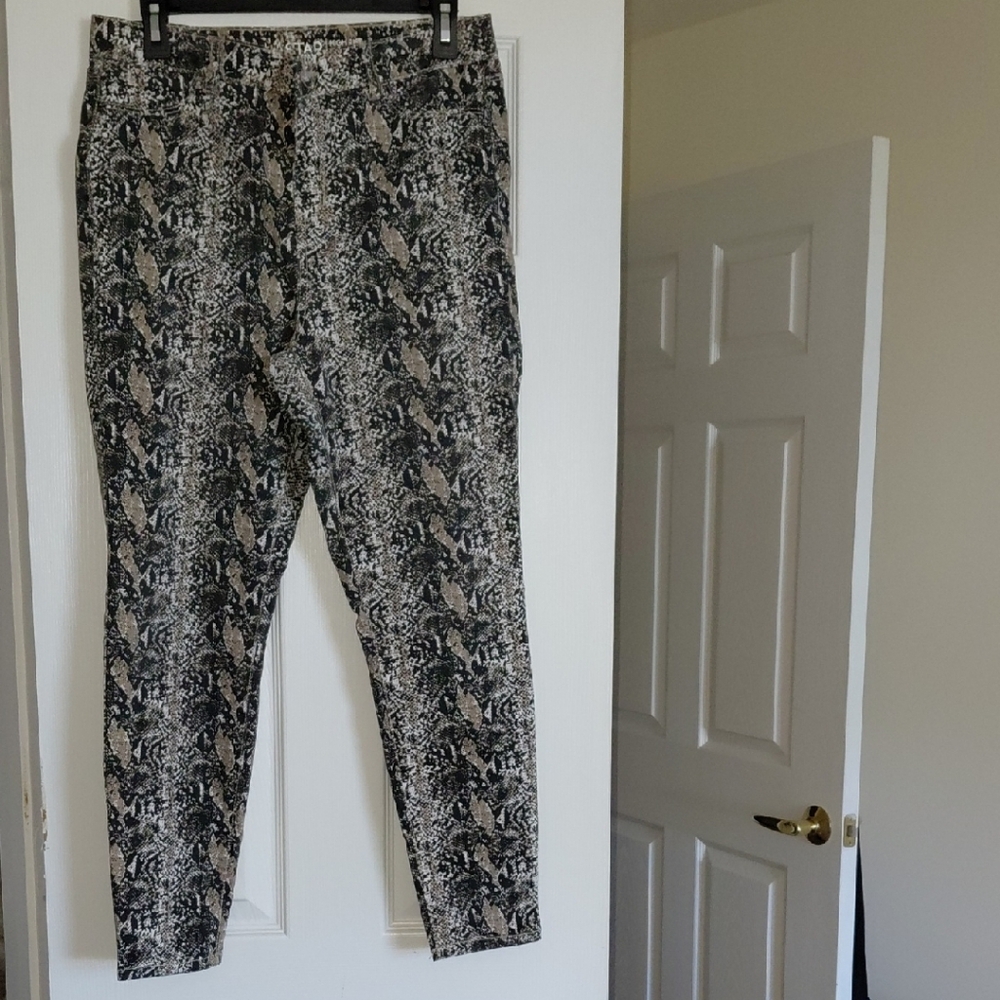 Stylish Black and Cream Patterned Pants